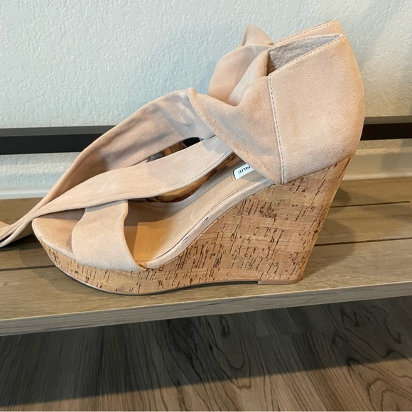 Saks Fifth Avenue McKenna Tan Suede Wedge Sandals Size 7.5 NWT - Picture 7 of 10